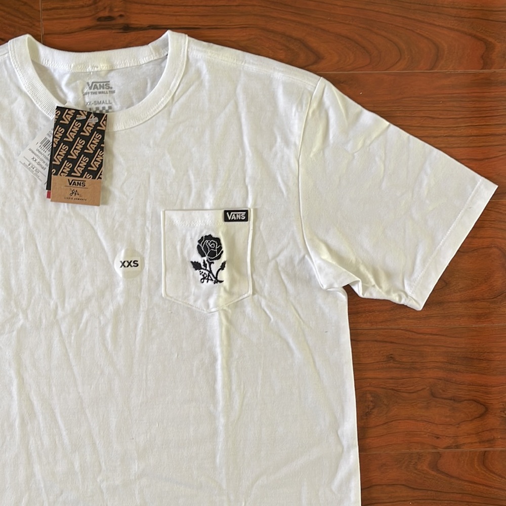 COPY - NWT Vans Off The Wall Armanto White Embroidered Rose Graphic Tee Shirt - Picture 2 of 7